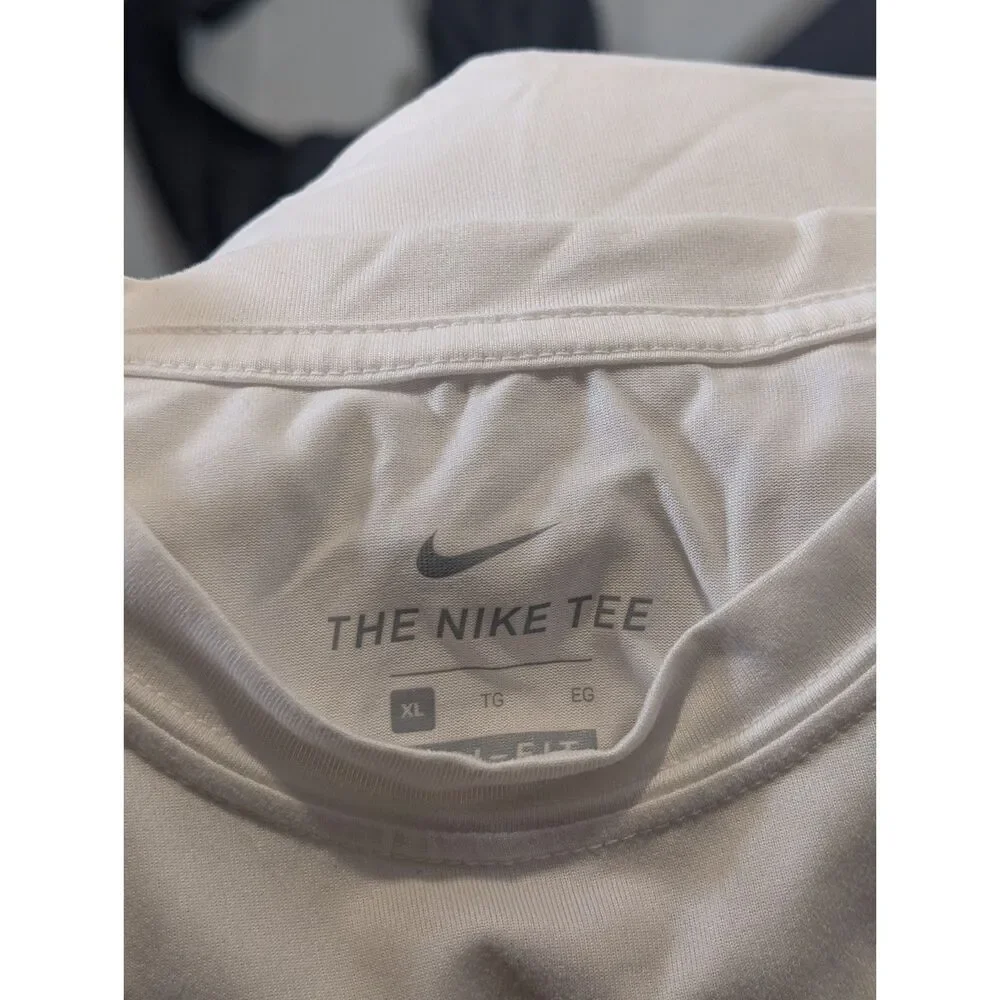 Nike Dri-FIT Family Bear Logo High School Athletic T-Shirt White Blue Men’s XL